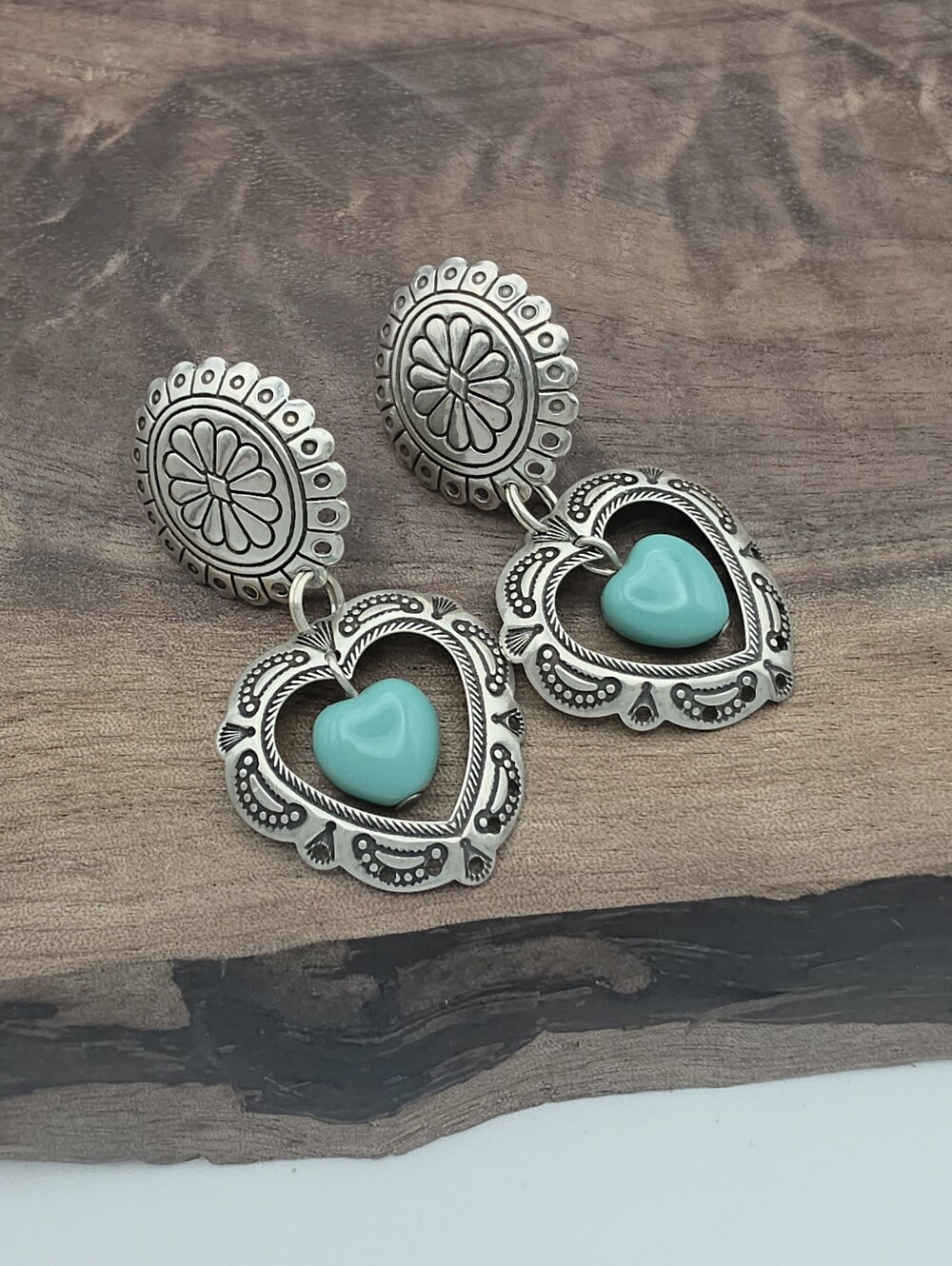 Quoc QT Trading 925 Sterling Silver Concho Turquoise Heart Drop Dangle Earrings